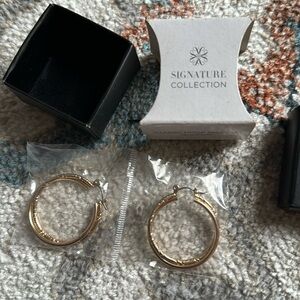 Classic gold hoop earrings AVON NWT
